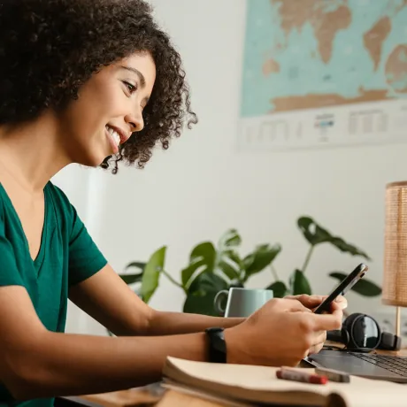 Representação da conexão entre mídia OOH e cobertura mobile